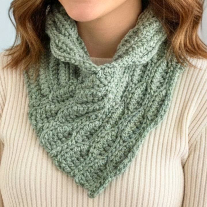 Crochet neck warmer cowl in the wave stitch