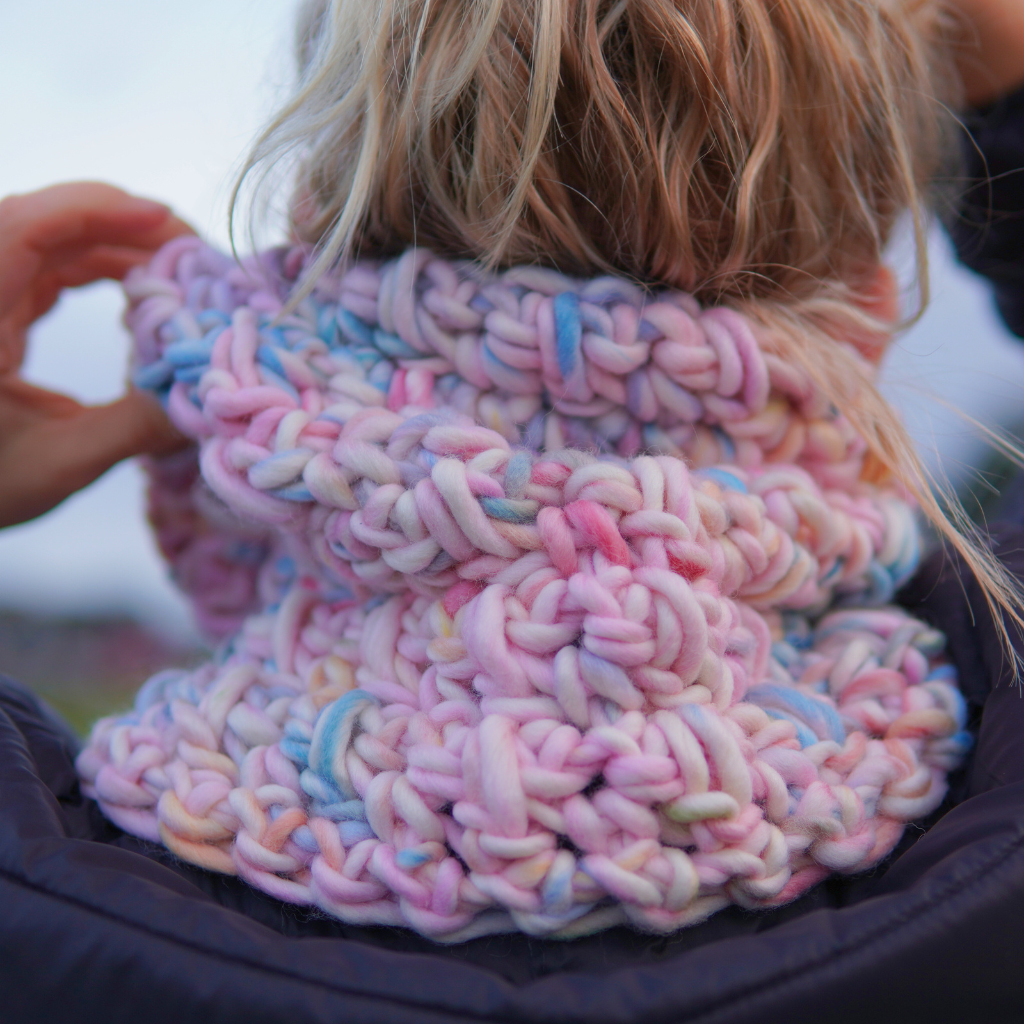 Crocheted cowl in The Wool "Yarnicorn" from We are Knitters