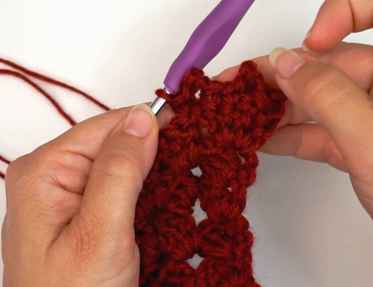 Crochet shawl w. picot edge pattern