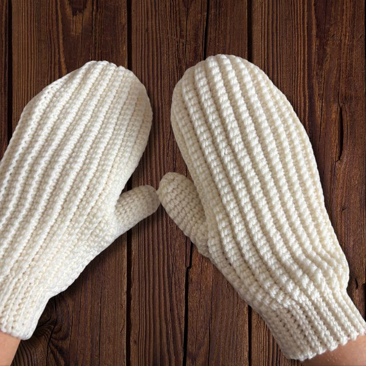 easy crochet rib mittens on wood table