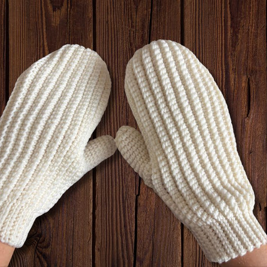 easy crochet rib mittens on wood table